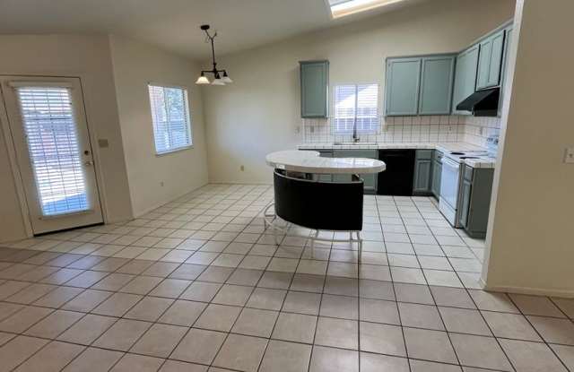 1ST MONTHS HALF OFF! AVAILABLE NOW!!– Beautiful & Spacious 4 Bedroom Home! photos photos