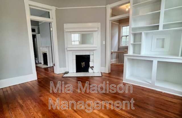123 E 40th St photos photos