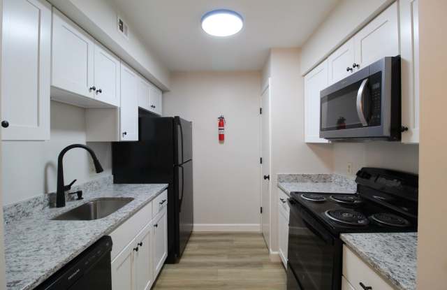 Remodeled Condo Available Now!  Minutes from JMU and downtown Harrisonburg! Gallery 1