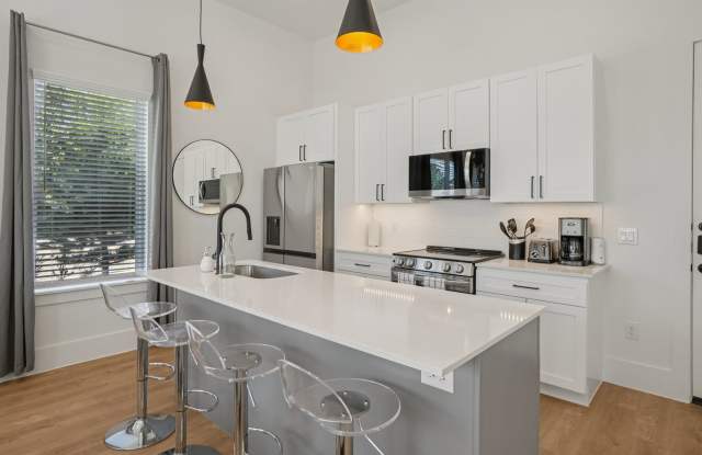 6418 Maple Gallery 3