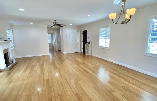 1420 Meadow Ln Gallery 4