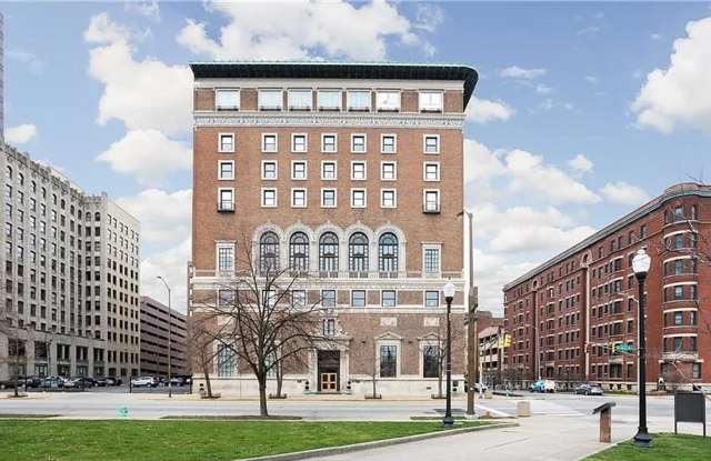 Indianapolis Athletic Club Condo - 350 North Meridian Street, Indianapolis, IN 46204