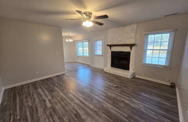 1091 Pleasant Oak ~ Cliffdale Forest Gallery 3
