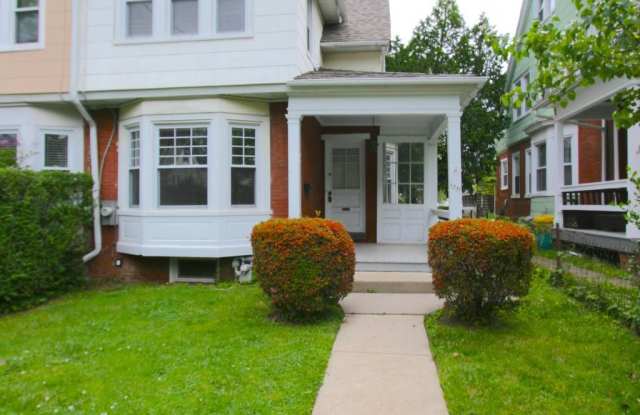 1037 REES AVENUE Gallery 4