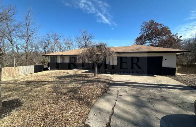 5613 Palmer Ave/KCMO 64129/3 bedroom (Plus Bonus room) 3 Full baths/ Brand New interior/Rent:2200/Deposit:2200 photos photos
