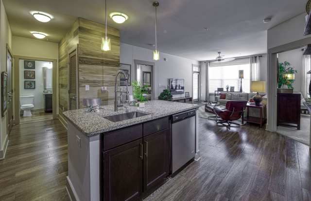 4700 Colonnade Gallery 4