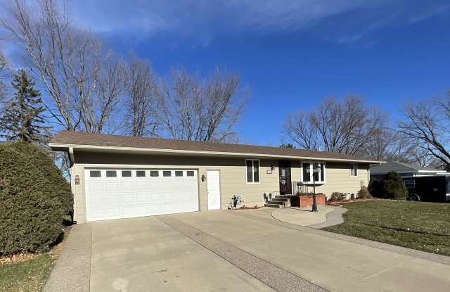 1608 Mitchell Dr. - 1608 Mitchell Drive, Faribault, MN 55021 1608 Mitchell Dr. - 1608 Mitchell Drive, Faribault, MN 55021