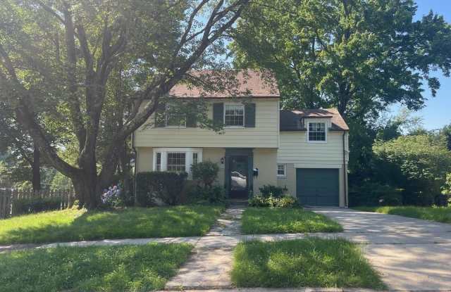 819 FAIRWAY DR photos photos