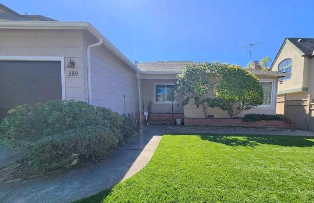 three bedroom home in Burlingame Gallery 1