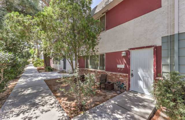 Huge one bedroom condo close community pool and tennis courts. photos photos