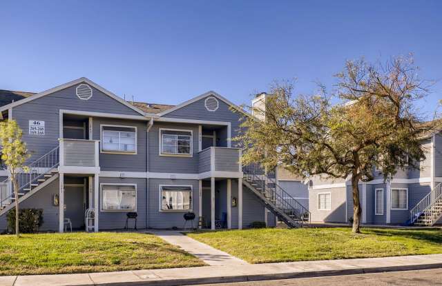 LOVELY 2 bedroom Condo Ready for Immediate Move in!! photos photos