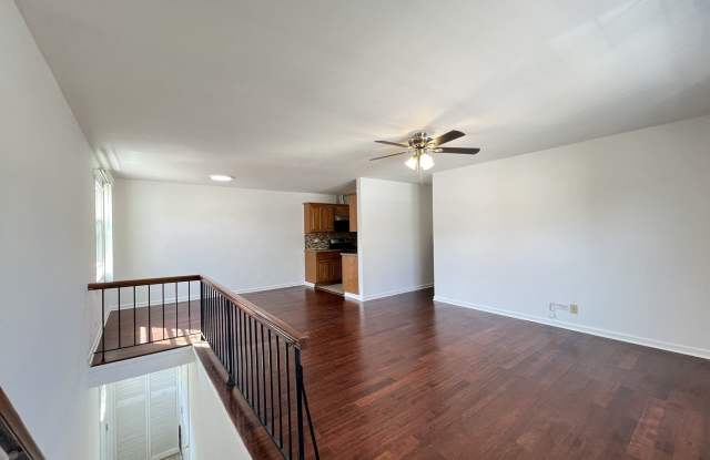 358 E FARMINGDALE Circle Gallery 2