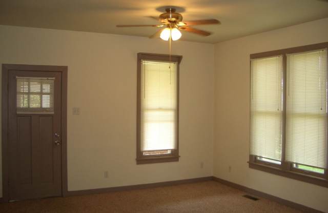 800 E. Pierce Gallery 4