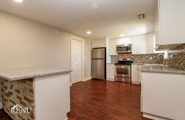 2427 Roselawn Drive Gallery 3