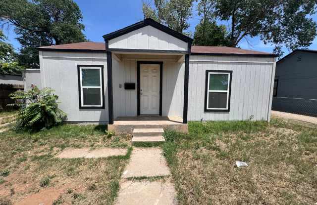 2 Bedroom 1 bathroom with a bonus/flex room! photos photos