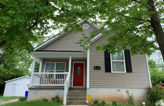 Buchanan - 5 Bedroom house - Pre Leasing for Fall 2025 - 611 Addison Avenue, Lexington, KY 40504