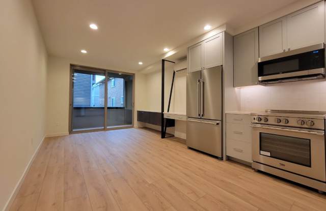 Newer Ballard Townhome with Plenty of Outdoor Space for Rent photos photos