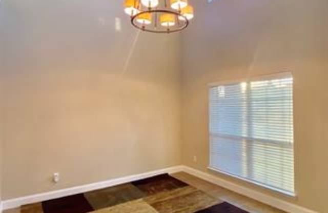 913 Golden Bear Lane Gallery 3