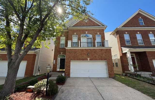 Stunning 4 Bed 3.5 Bath Brick Townhome In Desired Mount Zephyr photos photos