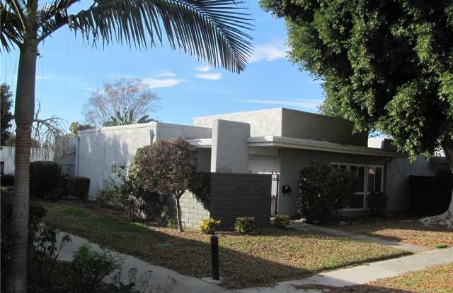 2126 Via Puerta-H - 2126 Via Puerta, Laguna Woods, CA 92637