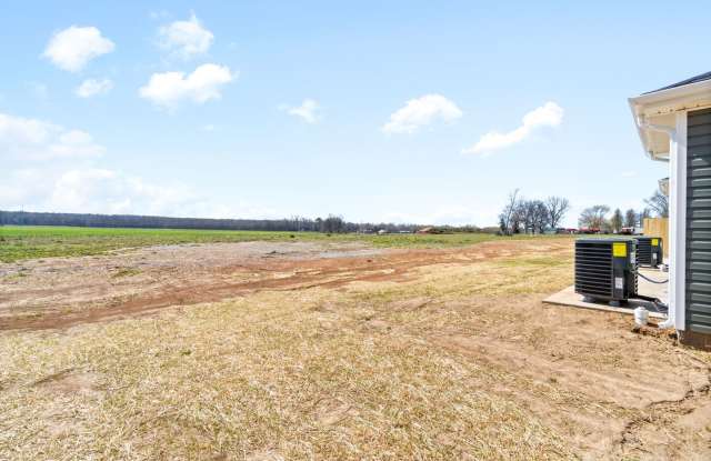 2 Bedroom 2 Bath Pet Friendly Apartment For Rent Near Exit 4! Gallery 3