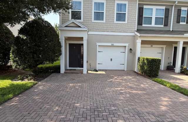 3 BEDROOOMS. 2.5 BATHROOM TOWNHOME NEAR THE HEART OF OVIEDO! photos photos