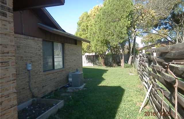 615 Frostwood Drive Gallery 3