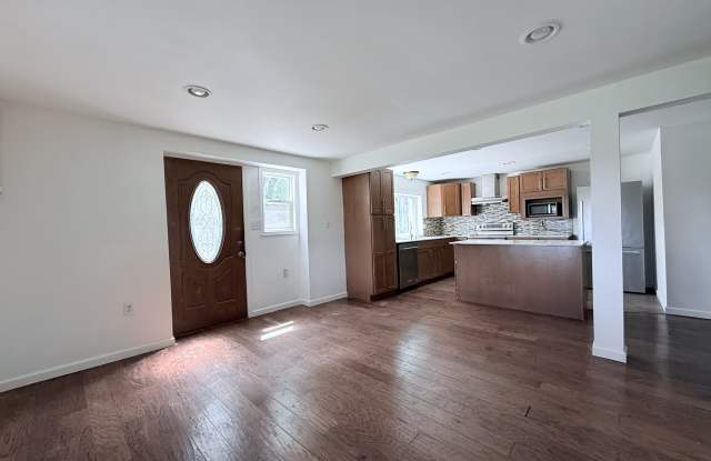2462 Lahmeyer Road - A Gallery 3