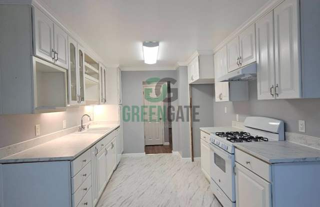 Rent Reduced! 3 Bedroom, 1 Bathroom Home Waiting To Be Yours Today!! photos photos