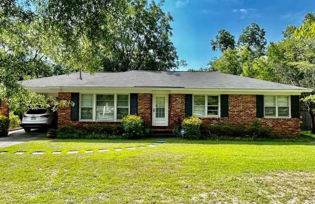 Well-maintained, Ranch home minutes from Ft. Jackson  Downtown photos photos