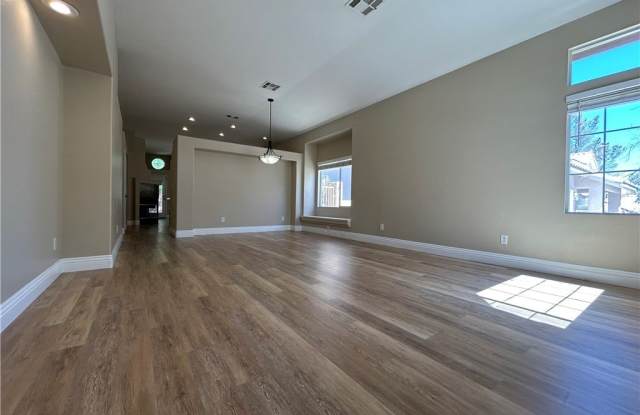 10404 Horseback Ridge Avenue Gallery 2