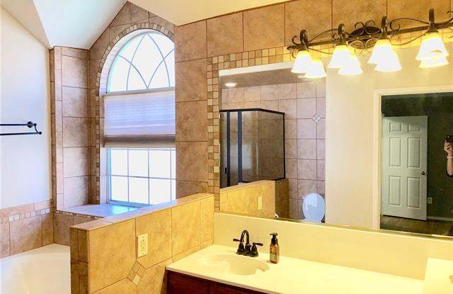 6729 Greenleaf Drive Gallery 4