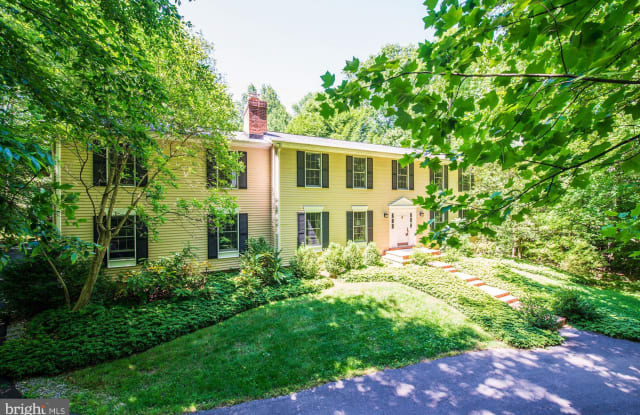 9493 BEACH MILL ROAD - 9493 Beach Mill Road, Great Falls, VA 22066