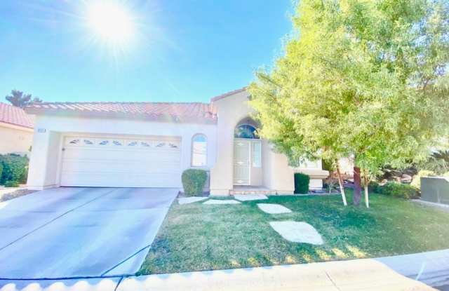 Gorgeous Summerlin Home 3 bedroom with 2 Full Bathrooms! - 10121 Cardinal View Place, Las Vegas, NV 89134
