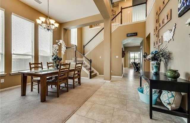 5012 Old Oak Drive Gallery 4