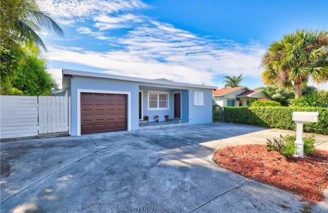 1389 W 33 photos photos