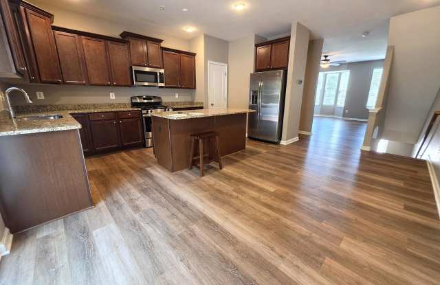 7518 GOLDFINCH Court Gallery 4