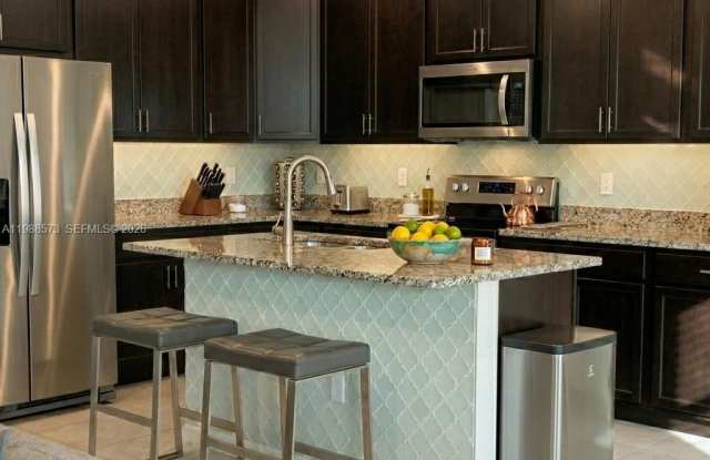 312 NW 36th Ave photos photos