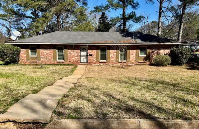 Quiet 3 bed 2 bath home Gallery 1