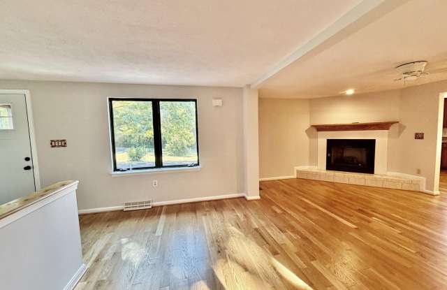19699 N SNOW HILL MANOR Road Gallery 4