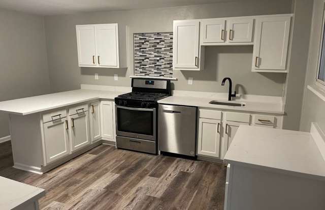 TOTALLY UPDATED - 2 BR / 1 Bath Home - Lawrenceville - 3813 Clement Way, Pittsburgh, PA 15201