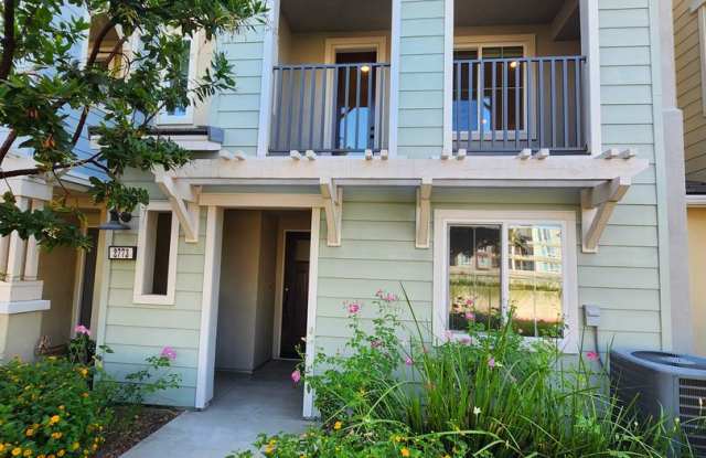 Gorgeous Tri-level Townhouse 3 beds 3 1/2 baths photos photos