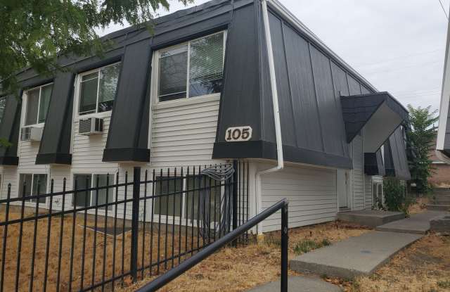 Spacious Centrally located 4 bed/2 bath apartment! photos photos