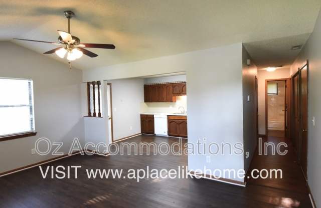 117 SE Greystone Dr Gallery 4