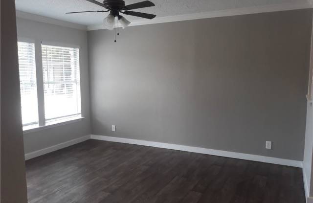 10009 Quail Valley BLVD Gallery 2