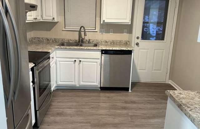 Newly Remodeled 4 Bedroom house on one acer photos photos