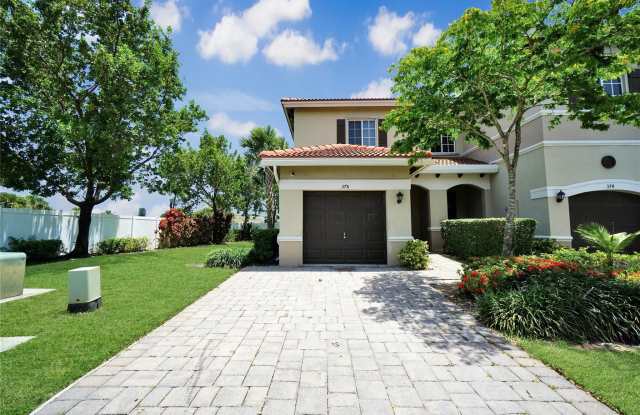 378 NE 47th Place photos photos