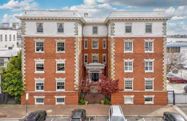 Amazing Garden-Style Condo Available NOW! Vintage Building - All Appliances Convey! photos photos