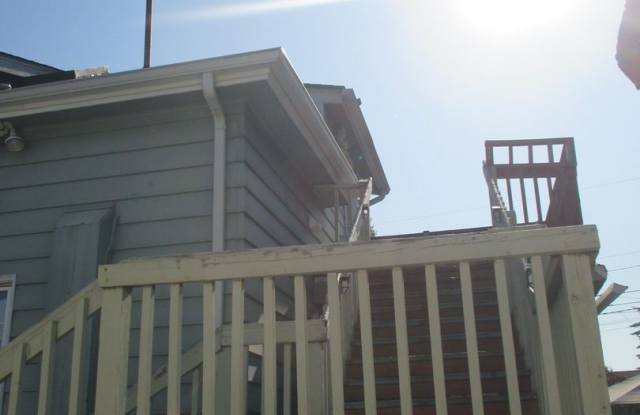 Cute 2 Bed 1 Bath Duplex in Puyallup Gallery 2