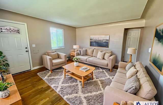 Updated 2 bed 1 bath duplex in Park Hill! photos photos